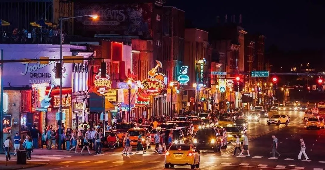 Holiday home Cowgirl'S Hideaway-Rooftop Patio- 2 Mi To Broadway Nashville