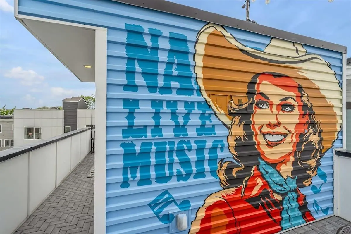 Holiday home Cowgirl'S Hideaway-Rooftop Patio- 2 Mi To Broadway Nashville United States
