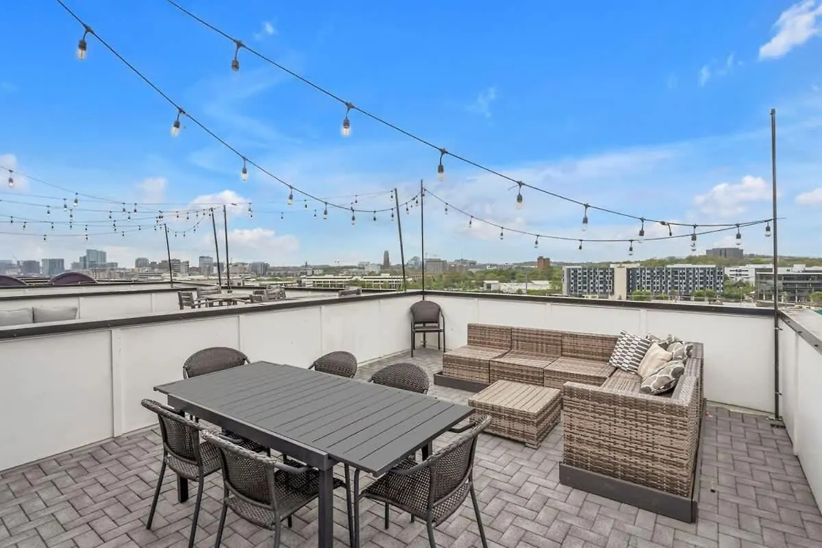 Cowgirl'S Hideaway-Rooftop Patio- 2 Mi To Broadway Nashville Holiday home